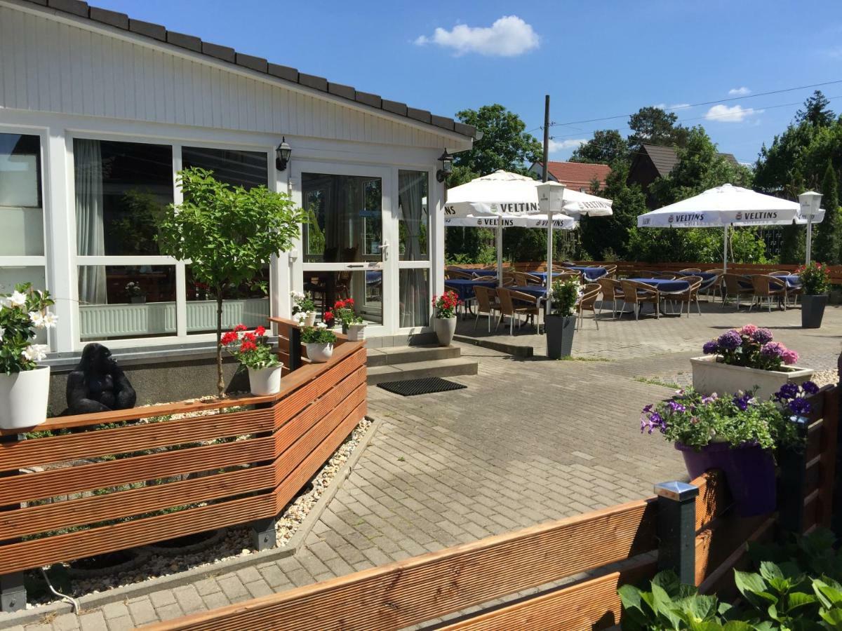 Hotel Restaurant Normandie Schildow Exterior photo